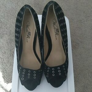 Wild Rose Black Peep Toe Heels